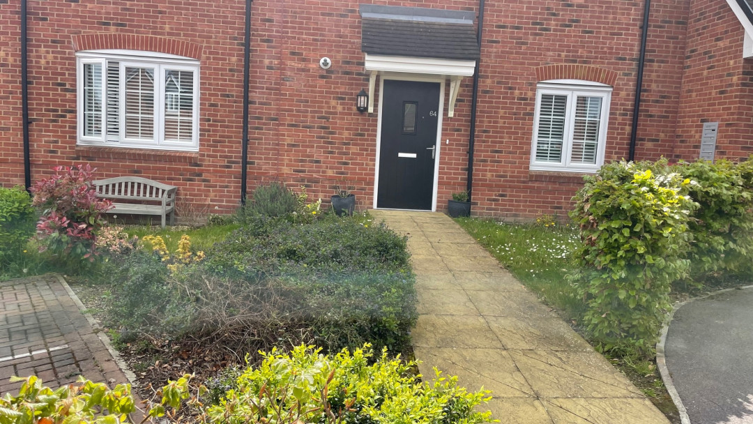 64 Runnymede Drive, Hook Hampshire homes for sale