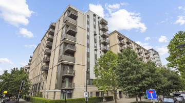 FLAT 45 Lucia Heights 23 Logan Close