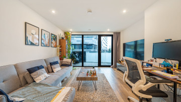 8 Hawthorne Crescent