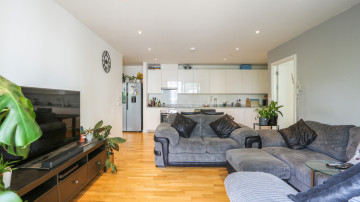 Flat 6 Sable House, 15 Honour Lea Avenue