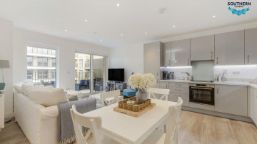 Flat 50, 11 Cleevedale Place, Clapham Common,