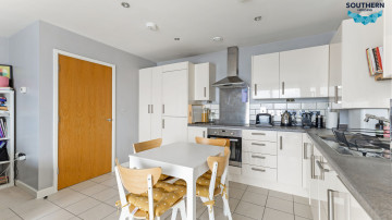 Flat 30 Hallam Court, 20 Whitehorse Road, Croydon