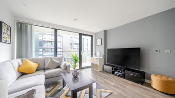 8 Hawthorne Crescent