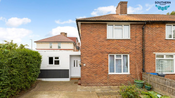 40 Marham Garden, Morden