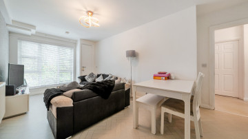 2 Perry Hall Road (20041125)